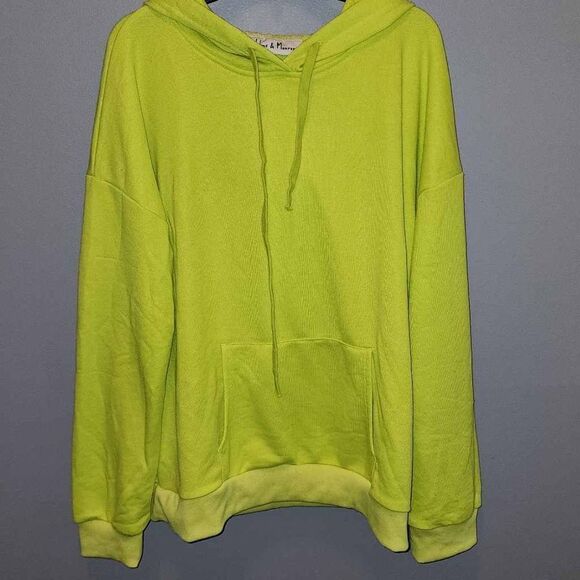 Madeline &Monroe Jogging Suit - Picture 2 of 8